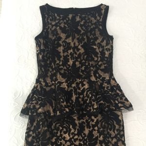 Beautiful and Classic Tadashi Shoji Dress- EUC- 12